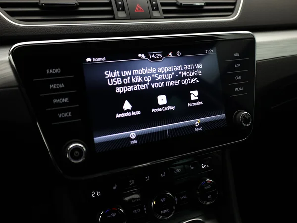 SKODA Superb Combi (2024) — foto 10 van 24