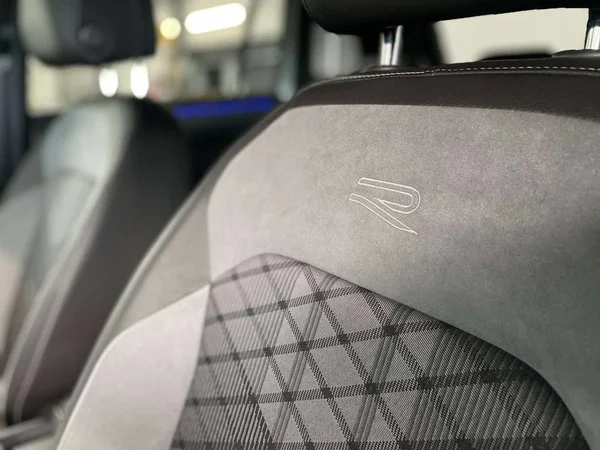 Volkswagen Tiguan (2021) — foto 2 van 21