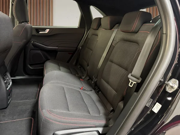 Ford Kuga (2022) — foto 18 van 29