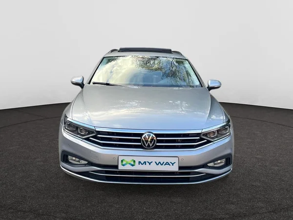 VOLKSWAGEN Passat SW (2022) — foto 12 van 21