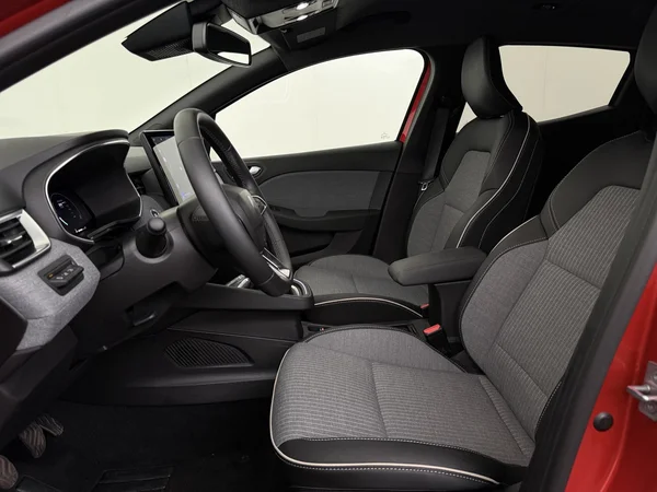 RENAULT Clio (2025) — foto 2 van 27