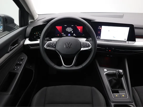 VOLKSWAGEN Golf VIII SW (2024) — foto 5 van 19