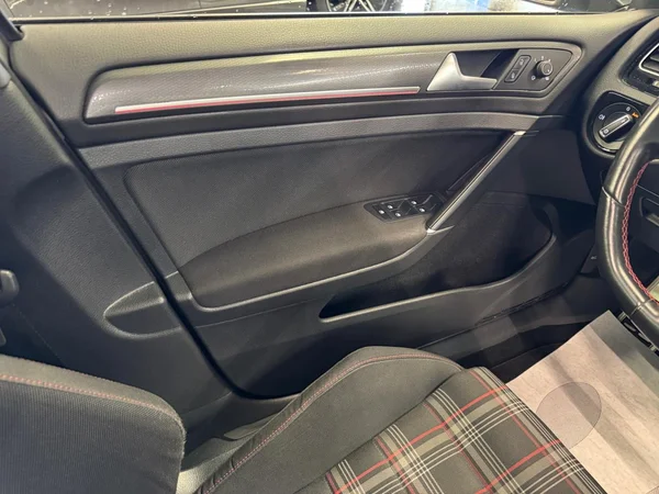 VOLKSWAGEN Golf VII GTI (2019) — foto 7 van 23