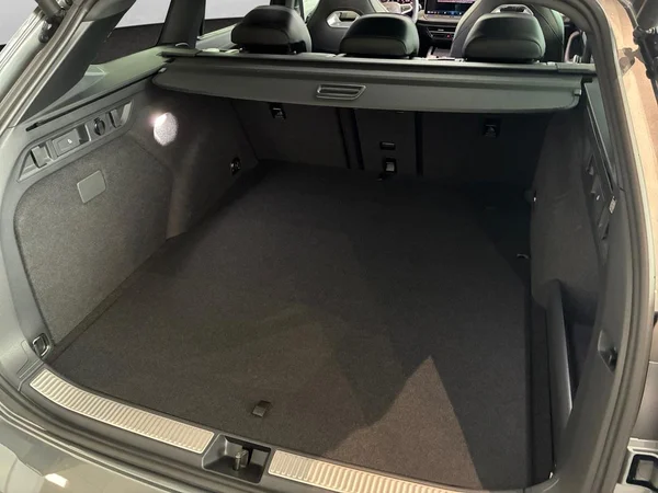 VOLKSWAGEN Passat Variant eHybrid (PHEV) (2026) — foto 7 van 21