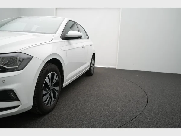 VOLKSWAGEN Polo (2021) — foto 3 van 24