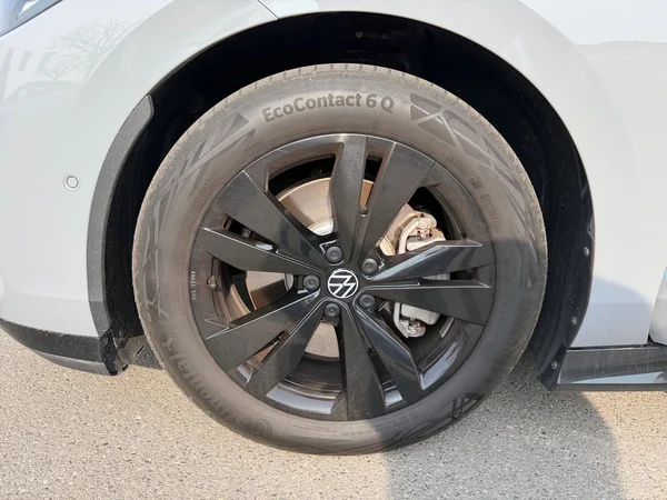 VOLKSWAGEN ID.7 (2025) — foto 4 van 22