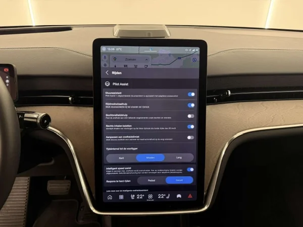 Volvo EX90 (2025) — foto 16 van 25