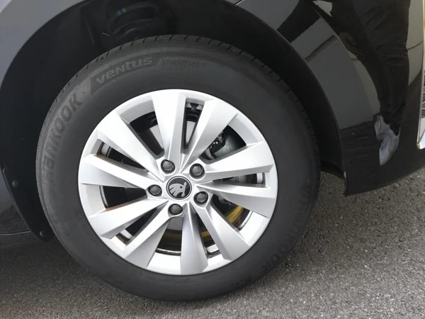 SKODA Octavia Combi (2025) — foto 2 van 23