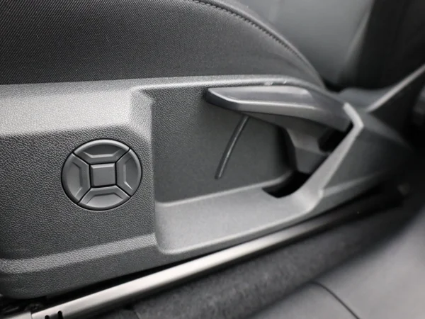AUDI Q6 e-tron (2025) — foto 16 van 23