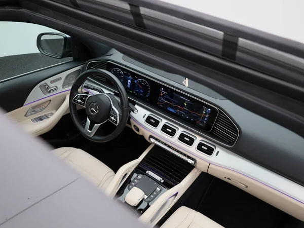 Mercedes-Benz GLE (2022) — foto 39 van 58