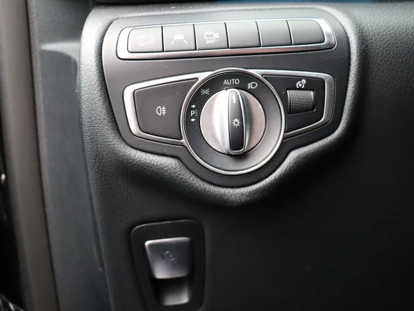 Mercedes-Benz V-Klasse (2024) — foto 4 van 36