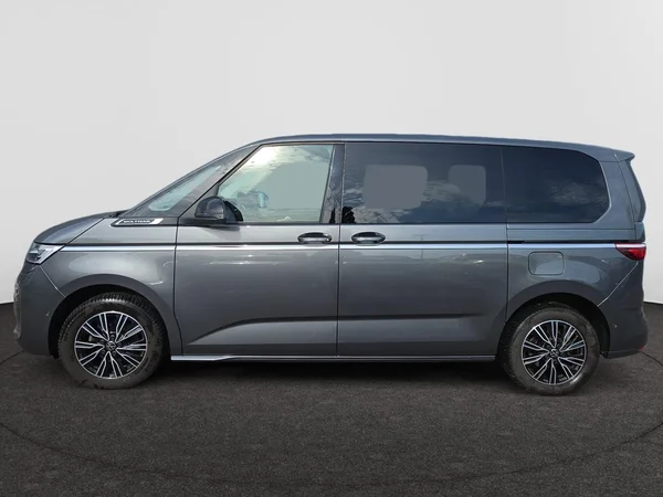 VOLKSWAGEN Multivan T7 (2023) — foto 12 van 24