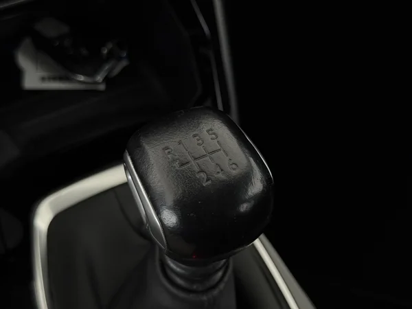 PEUGEOT 2008 (2022) — foto 4 van 27