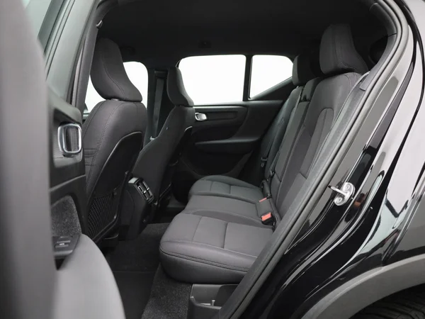 Volvo XC40 (2023) — foto 4 van 41
