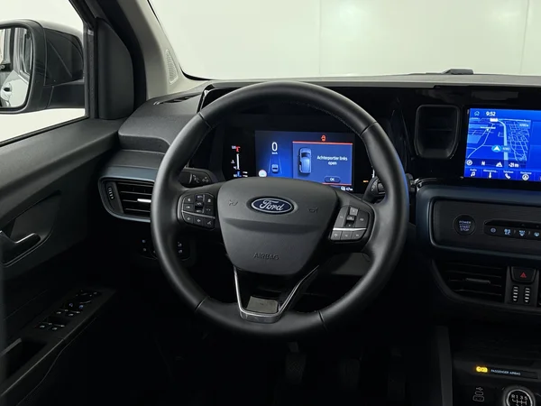 FORD TOURNEO COURIER (2025) — foto 13 van 27