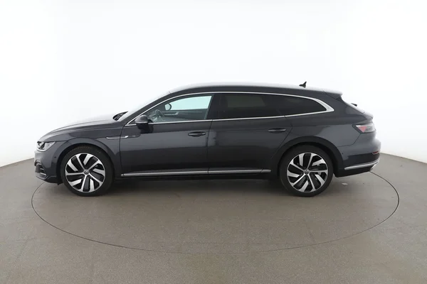 Volkswagen Arteon Shooting Brake (2022) — foto 9 van 16