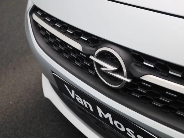 Opel Corsa-e (2023) — foto 27 van 36