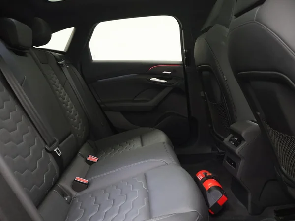 AUDI A6 Sportback e-tron (2025) — foto 3 van 37