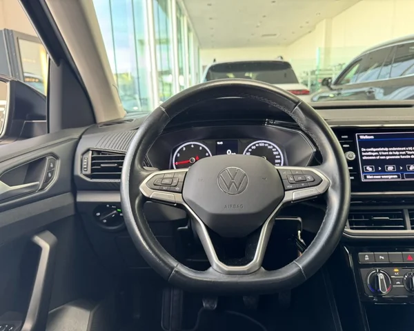 Volkswagen T-Cross (2022) — foto 18 van 30