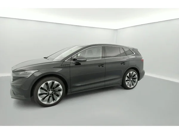 SKODA Enyaq (2022) — foto 12 van 37