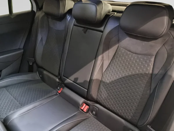 VOLKSWAGEN T-Roc (2025) — foto 2 van 15
