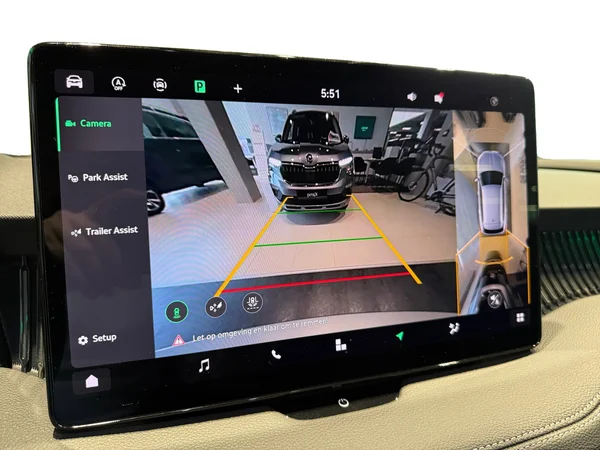 SKODA Superb Combi (2025) — foto 4 van 18