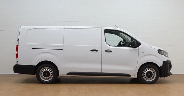 Opel Vivaro (2024) — foto 30 van 33