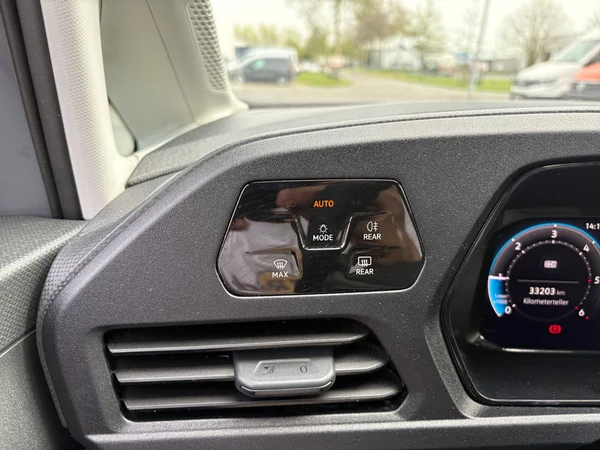 VOLKSWAGEN Caddy Maxi (2024) — foto 17 van 20