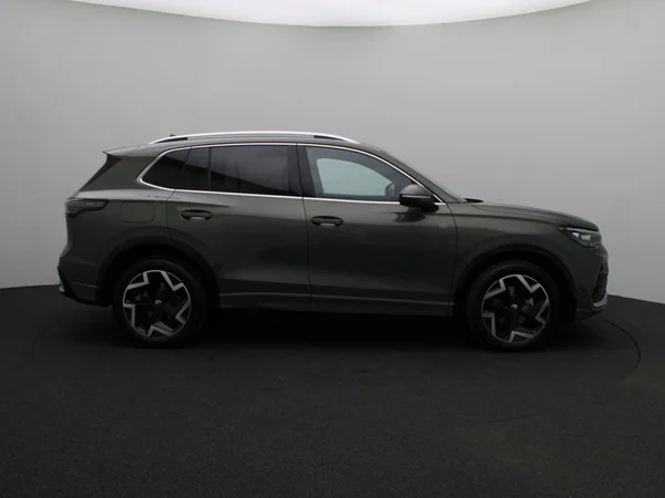 VOLKSWAGEN Tiguan (2025) — foto 11 van 20