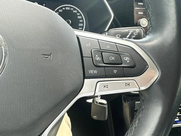 VOLKSWAGEN T-Cross (2023) — foto 16 van 28