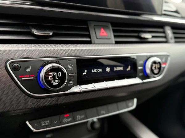 AUDI RS4 Avant (2021) — foto 21 van 30