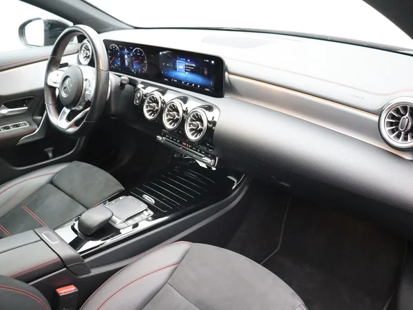 Mercedes-Benz CLA (2022) — foto 15 van 26