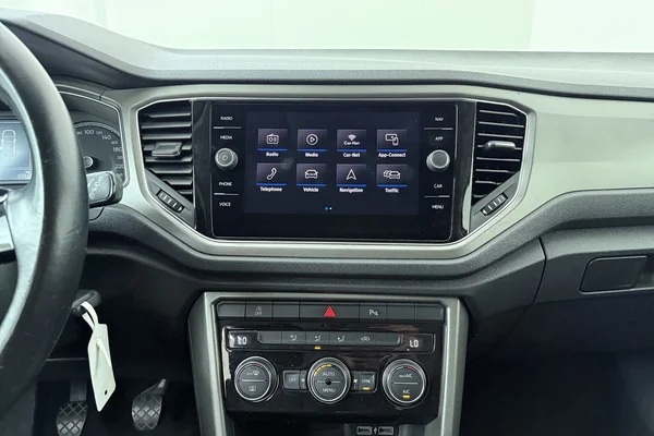 Volkswagen T-Roc (2020) — foto 3 van 19