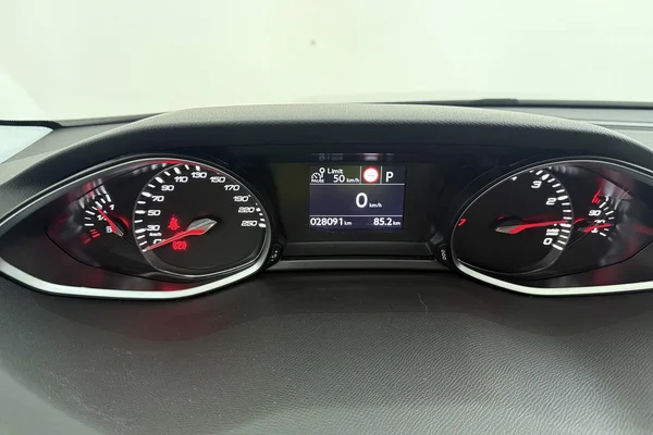 Peugeot 308 (2020) — foto 11 van 30