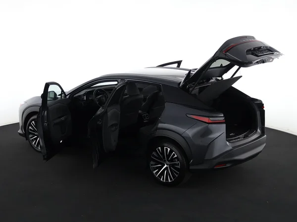 LEXUS RZ (2025) — foto 32 van 33