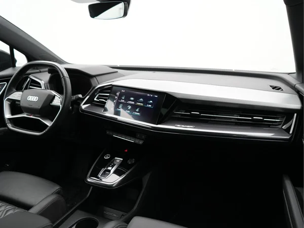 AUDI Q4 e-tron (2021) — foto 30 van 33