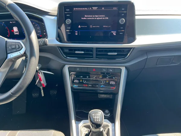 VOLKSWAGEN T-Roc (2023) — foto 18 van 18