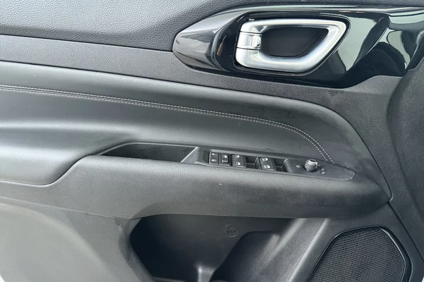 Jeep Compass (2021) — foto 8 van 22