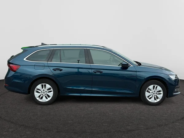 SKODA Octavia Combi (2024) — foto 11 van 24