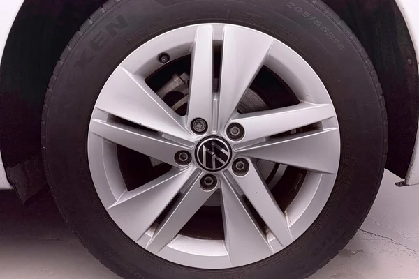 Volkswagen Golf VIII (2021) — foto 16 van 31