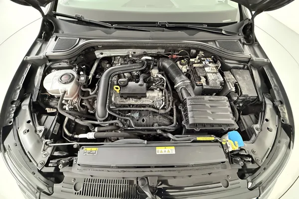 Volkswagen Golf VIII SW (2021) — foto 3 van 42