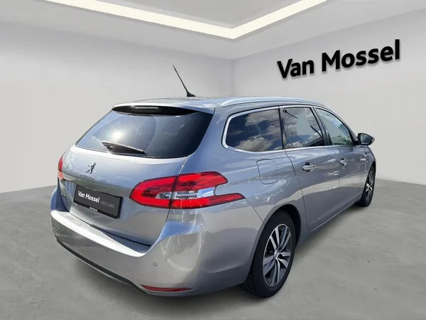 Peugeot 308 (2019) — foto 13 van 18