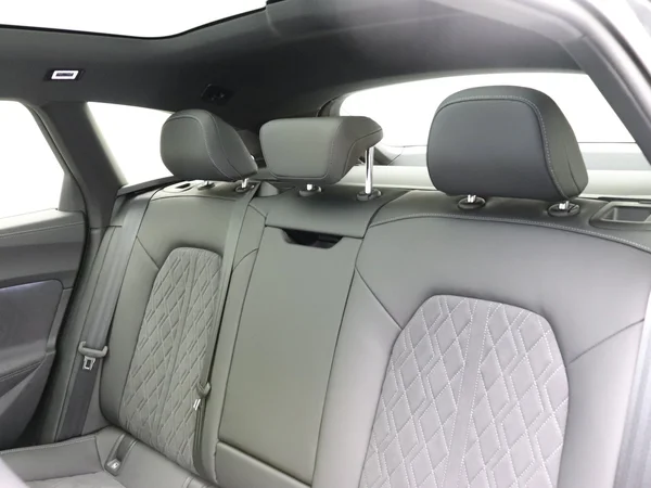 AUDI A5 Avant e-hybrid (PHEV) (2025) — foto 20 van 21