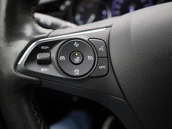 Opel Insignia (2022) — foto 10 van 40