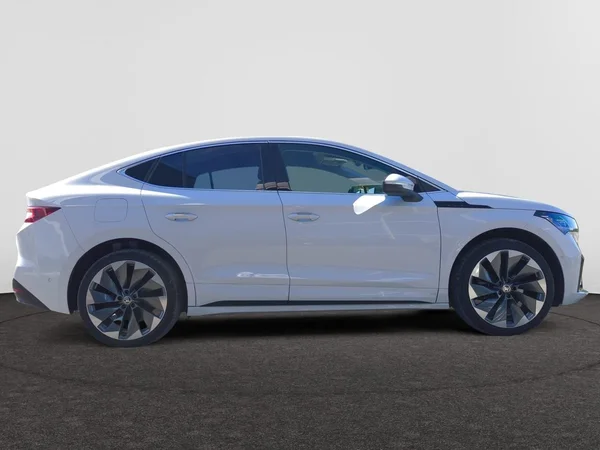 SKODA Enyaq Coupé (2025) — foto 3 van 37