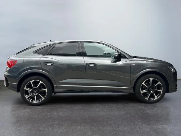 AUDI Q3 Sportback (2023) — foto 34 van 39
