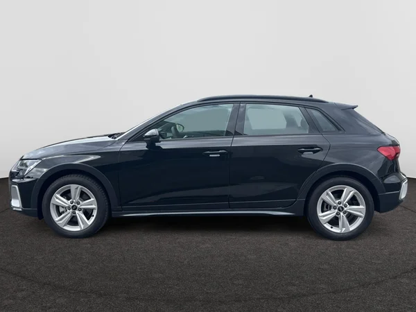 AUDI A3 Allstreet (2024) — foto 19 van 20