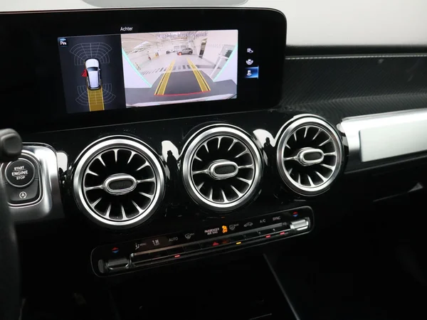 Mercedes-Benz GLB (2021) — foto 5 van 27