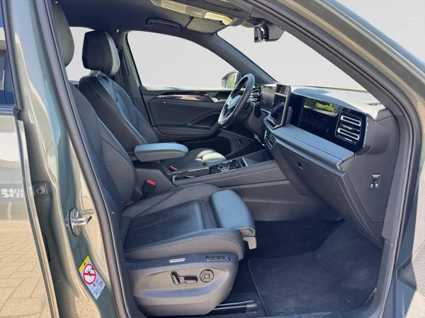 VOLKSWAGEN Tiguan eHybrid (PHEV) (2025) — foto 18 van 24