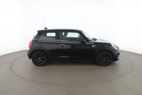 MINI Mini (2018) — foto 13 van 16